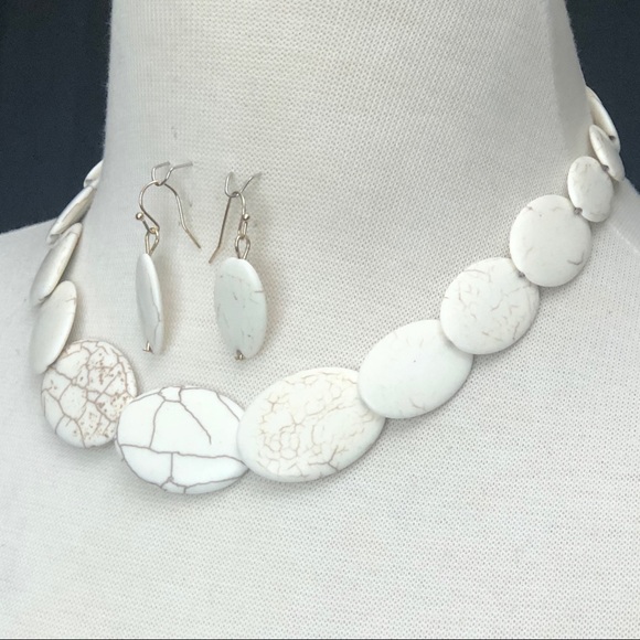 Ivory Cream Stone Oval Disk Necklace Earrings Set - Picture 3 of 3